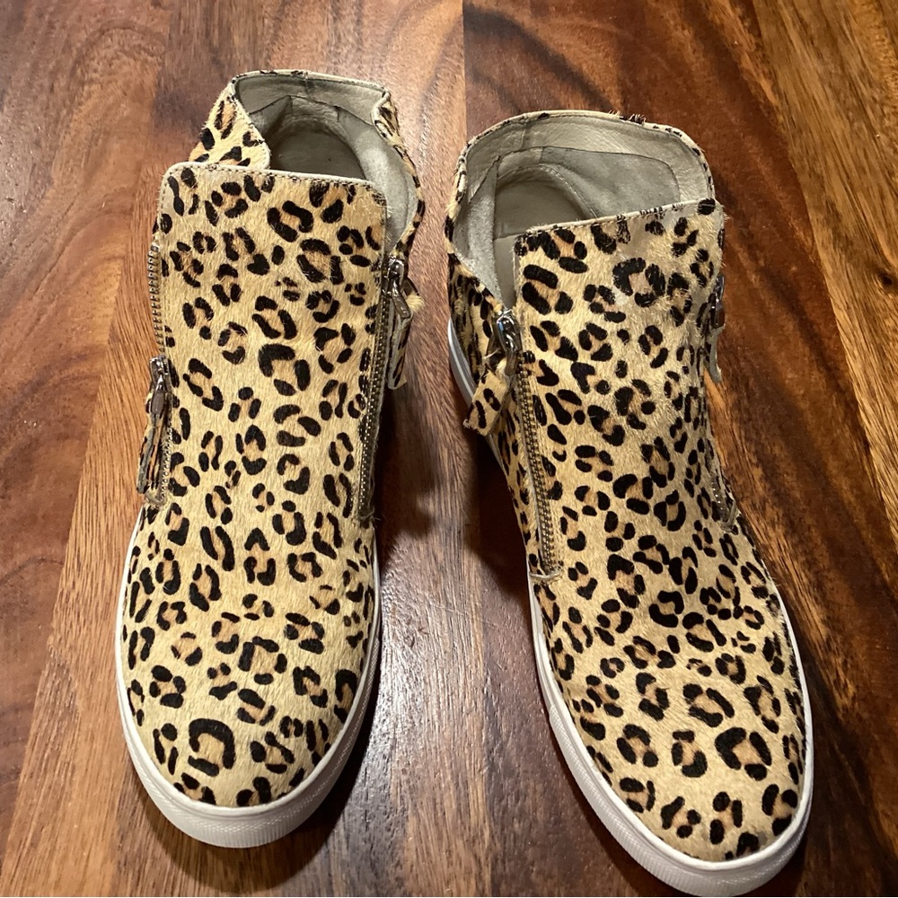 Leopard Print Women's booties.